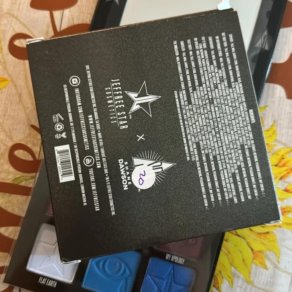 Jeffree Star Cosmetics Mini Eyeshadow Bundle Weirdo, Star Ranch Mini Controversy
